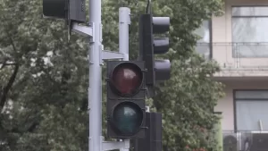 Por hasta 8 horas sin electricidad: corte de luz afectará a diez comunas de la Región Metropolitana