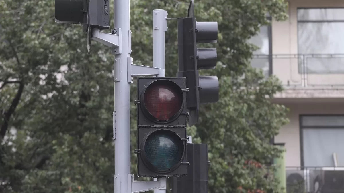 Por hasta 8 horas sin electricidad: corte de luz afectará a diez comunas de la Región Metropolitana