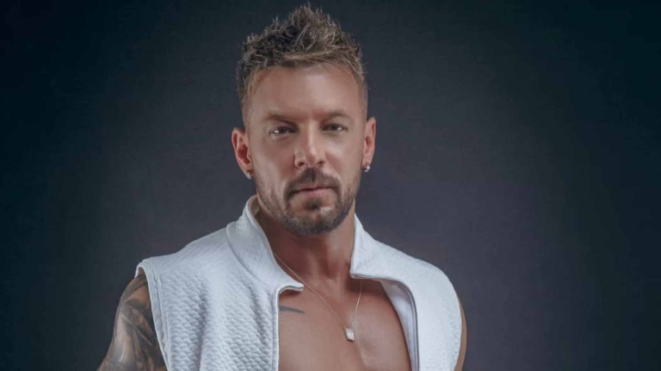 Fabricio Vasconcellos reaparece y sorprende con su nueva apariencia tras el quiebre con Mariela Román