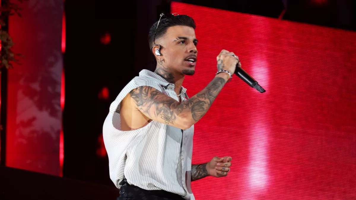 Rauw Alejandro sorprende a sus seguidores tras mostrarse al desnudo: "¿Te robaron la ropa interior?"