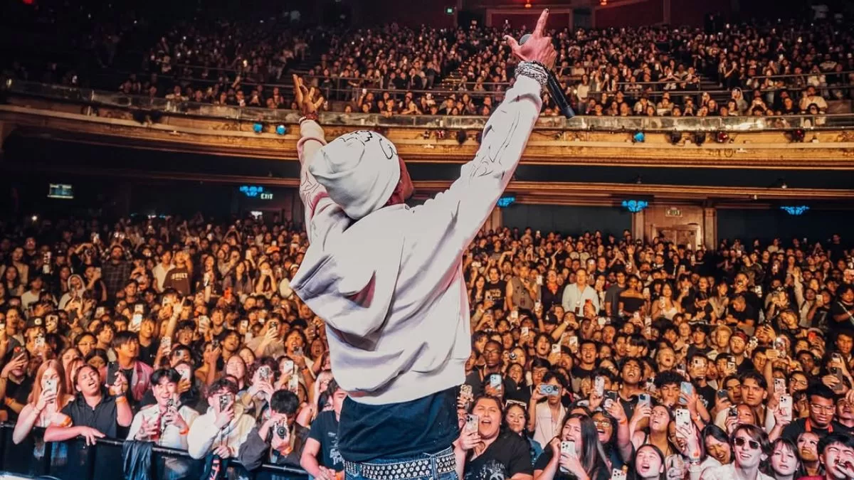 Encuentran cadáver en auto de lujo de artista que se presentará en Lollapalooza Chile 2026: cantante toma radical decisión