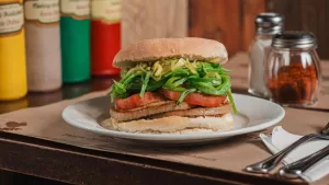 Tres clásicos chilenos que debes probar en la Fuente Chilena estas Fiestas Patrias