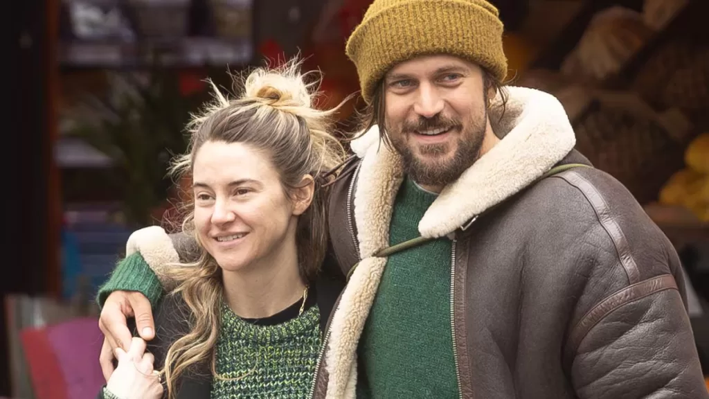 Lucas Bravo  Shailene Woodley (2)