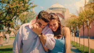 La nueva comedia romántica de Netflix que tiene a Chile enganchado: ya es de las más vistas