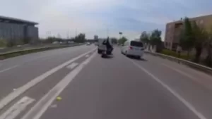 Querido humorista chileno sufre complejo accidente en plena autopista: subió el video a redes sociales