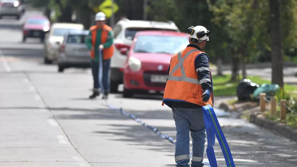 Por hasta 10 horas sin agua potable: corte afectará a tres comunas de la Región Metropolitana