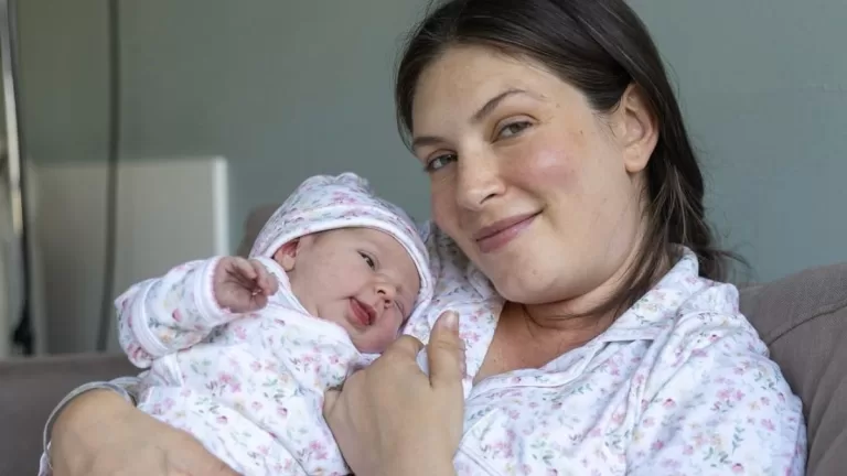 Eugenia Lemos confiesa qué es lo que más le ha costado en estos primeros días de maternidad: "Eso es súper fuerte"