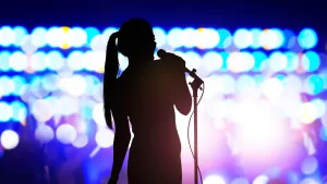 Reconocida cantante chilena es detenida en Ñuñoa por viajar en auto robado