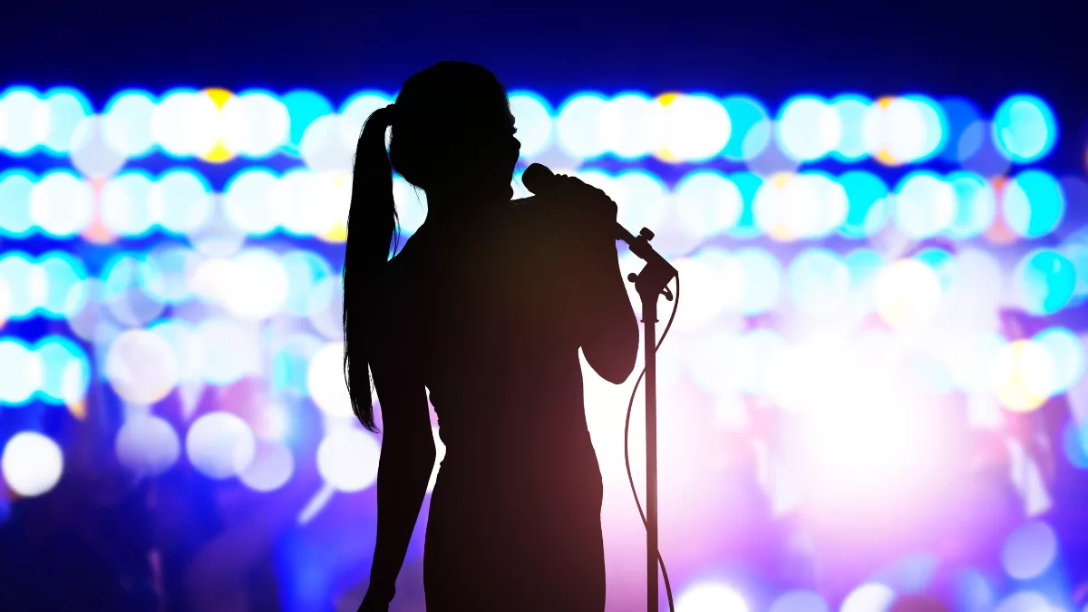 Reconocida cantante chilena es detenida en Ñuñoa por viajar en auto robado