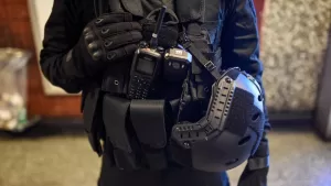 Quiénes son los "gatekeepers" del Metro de Santiago y por qué son tan importantes ante casos de emergencia