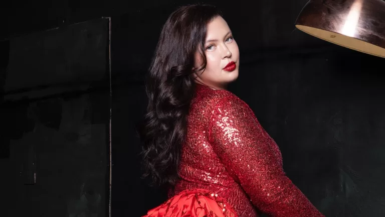 Michelle Carvalho acusa a conocida figura del espectáculo chileno de acoso: "Tiene que ver con un amor no correspondido"