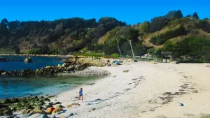 Fui a esta playa escondida y me encontré un verdadero tesoro de la naturaleza: está a una hora y media de Santiago