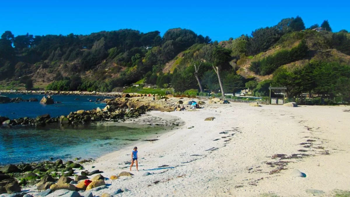 Fui a esta playa escondida y me encontré un verdadero tesoro de la naturaleza: está a una hora y media de Santiago