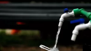 Corte de agua de emergencia afecta a estas dos comunas de la Región Metropolitana por 6 horas