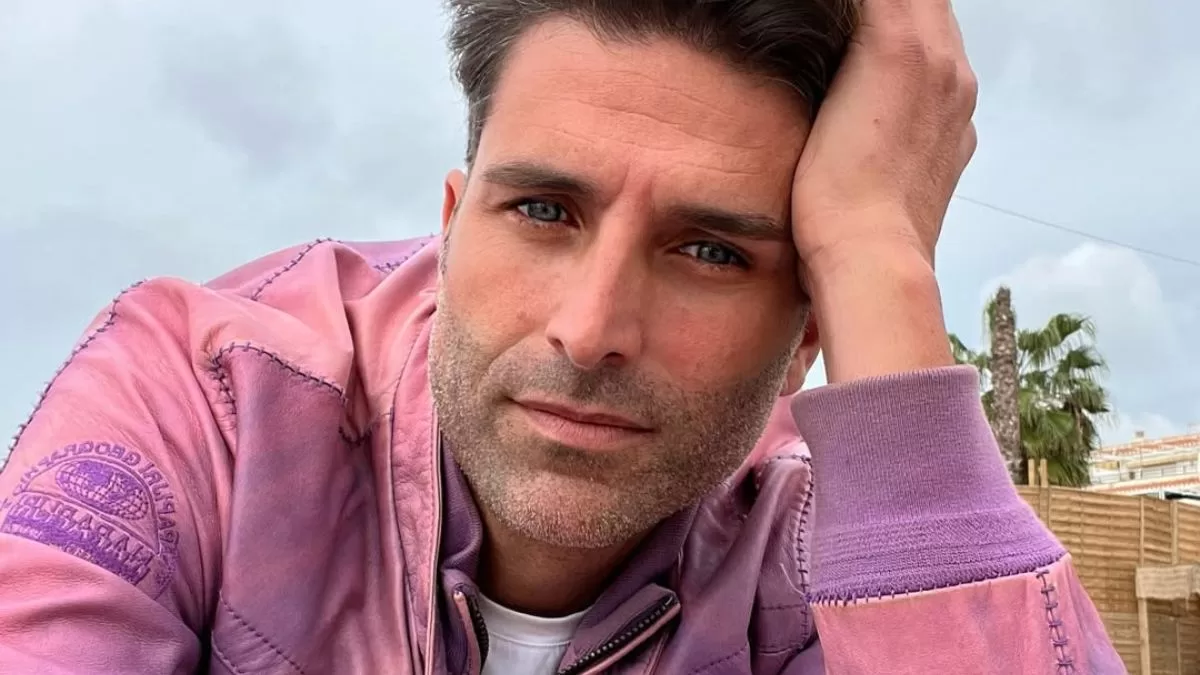 Quién es Efrén Reyero, el chico reality y exfutbolista español que conquista en El Internado