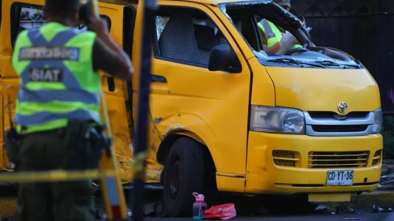 Hijo de conductor de furgón escolar chocado en Recoleta reveló las angustiantes palabras de su padre: "Lo que más pedía era la salud del niño"