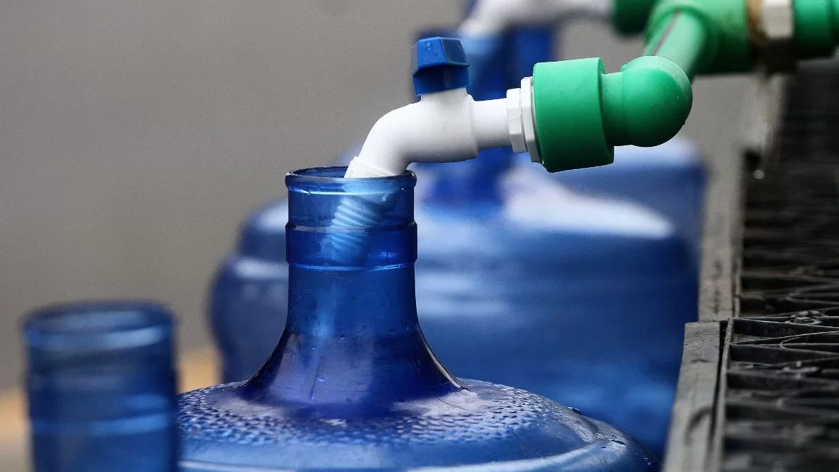 Por hasta 15 horas sin suministro: corte de agua afectará a 5 comunas de la Región Metropolitana