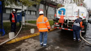 Corte de agua potable masivo afectará a siete comunas de la Región Metropolitana por hasta 15 horas