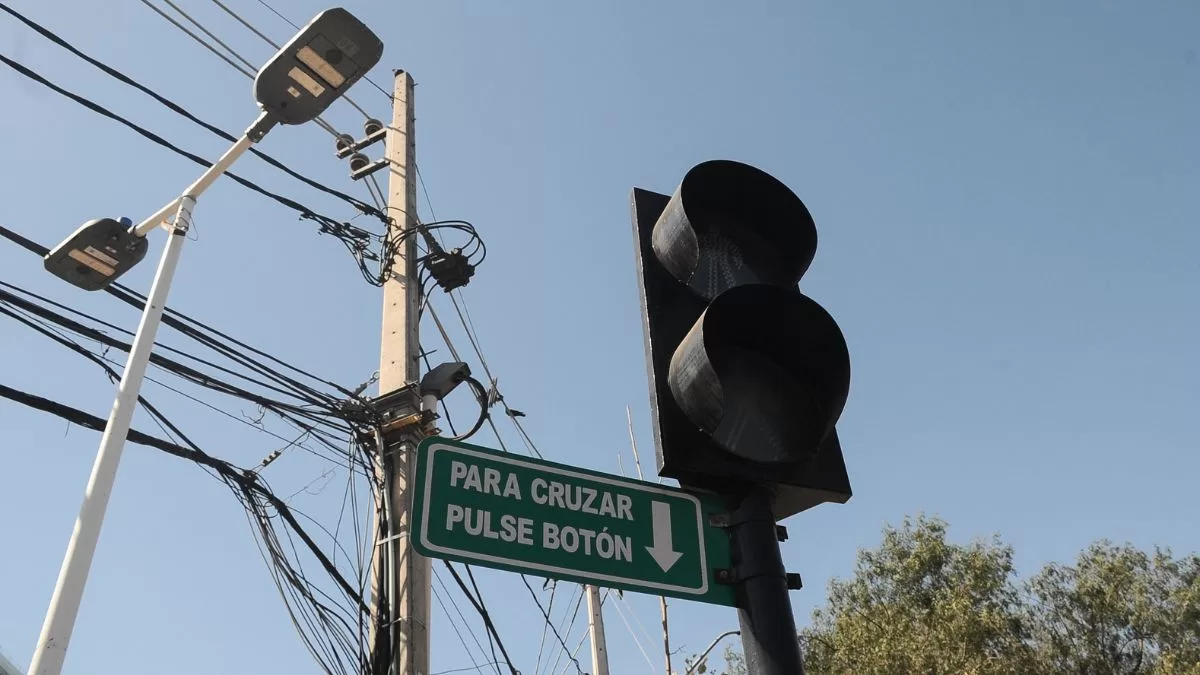 Por hasta 7 horas sin electricidad: corte de luz afectará a 8 comunas de la Región Metropolitana