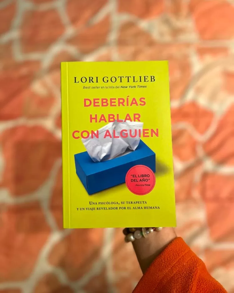 Deberías Hablar Con Alguien