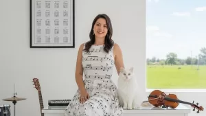 La profesora chilena Luciana Ortega es la primera ganadora del Premio al Educador de Música Latina de Latin Grammy