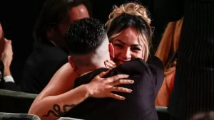 Famoso cantante sorprende al revelar que tendrá su primer hijo con su pareja chilena: tras cinco años juntos