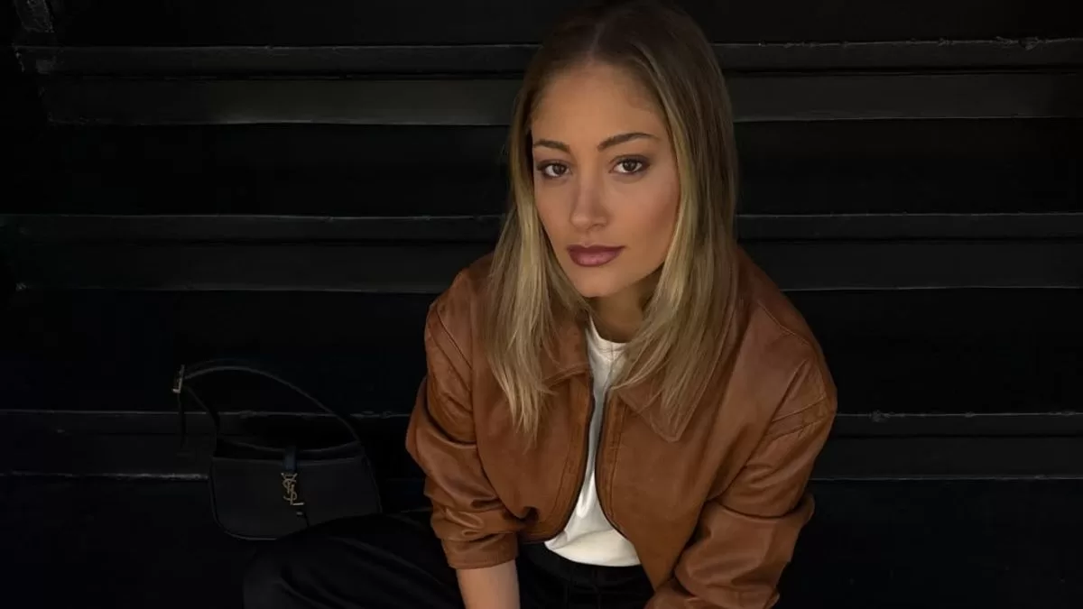 Hija de Rafael Araneda sorprende con románticos registros junto a su pareja: se fueron de viaje al extranjero