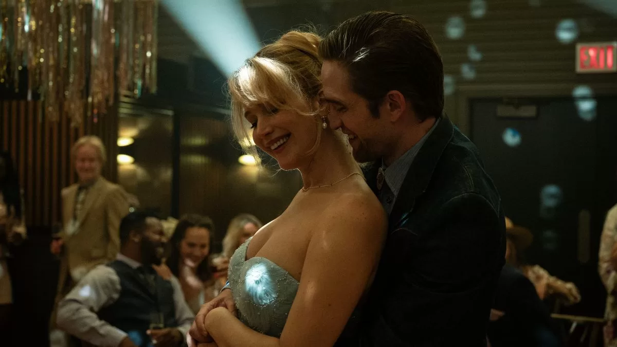 Jennifer Lawrence revela cómo fue trabajar con Robert Pattinson en su nueva película “Mátate, amor”