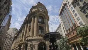 Así quedaría la Bolsa, el histórico edificio de Santiago tras megaproyecto: inspirado en España y Francia
