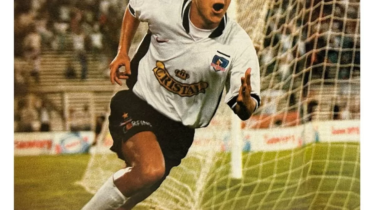 Reconocido futbolista sufrió violento asalto: su hijo de cuatro años se encontraba arriba del vehículo