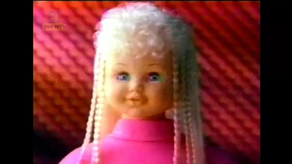 "Yo tenía pesadillas con que esta muñeca me hablaba. También tenía la sensación de que me miraba, yo la dejaba en una posición y luego estaba en otra"