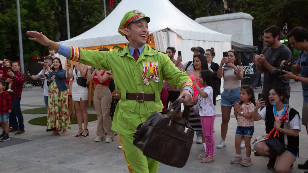 Caravana navideña en La Florida adelanta la llegada del Viejito Pascuero: por qué calles pasará, en qué horarios y cuándo verla GRATIS