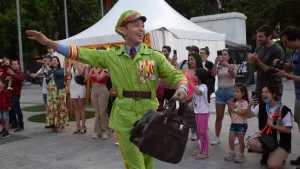 Caravana navideña en La Florida adelanta la llegada del Viejito Pascuero: por qué calles pasará, en qué horarios y cuándo verla GRATIS