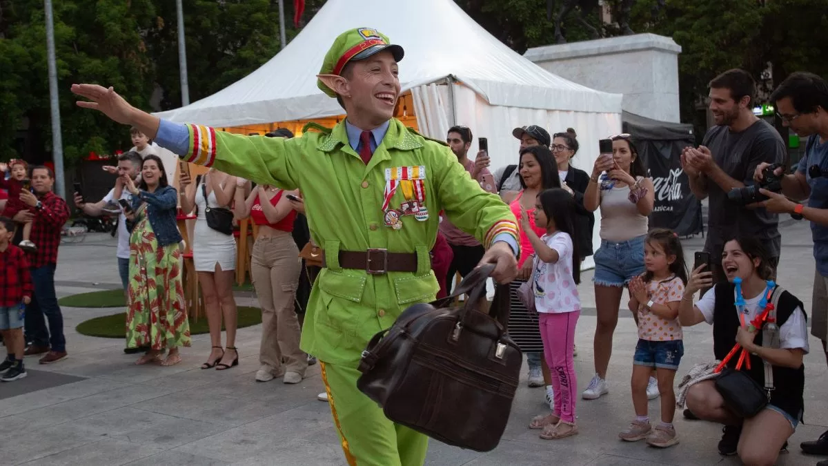 Caravana navideña en La Florida adelanta la llegada del Viejito Pascuero: por qué calles pasará, en qué horarios y cuándo verla GRATIS