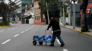 Por hasta 7 horas sin suministro: corte de agua potable afectará a tres comunas de la Región Metropolitana
