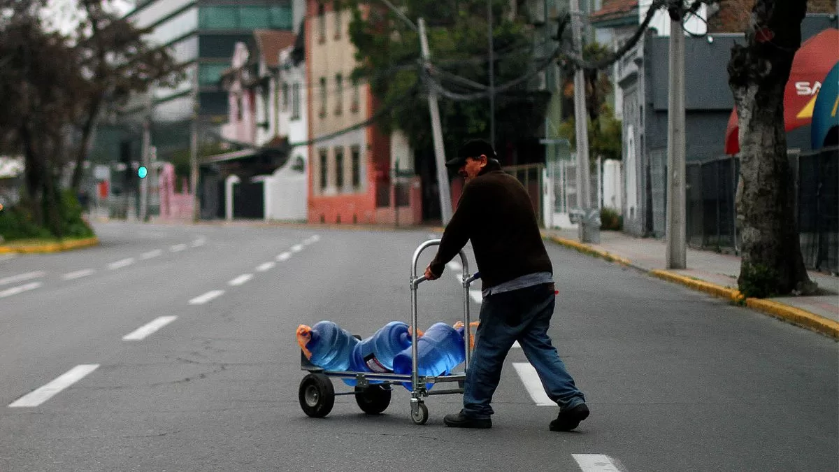 Por hasta 7 horas sin suministro: corte de agua potable afectará a tres comunas de la Región Metropolitana