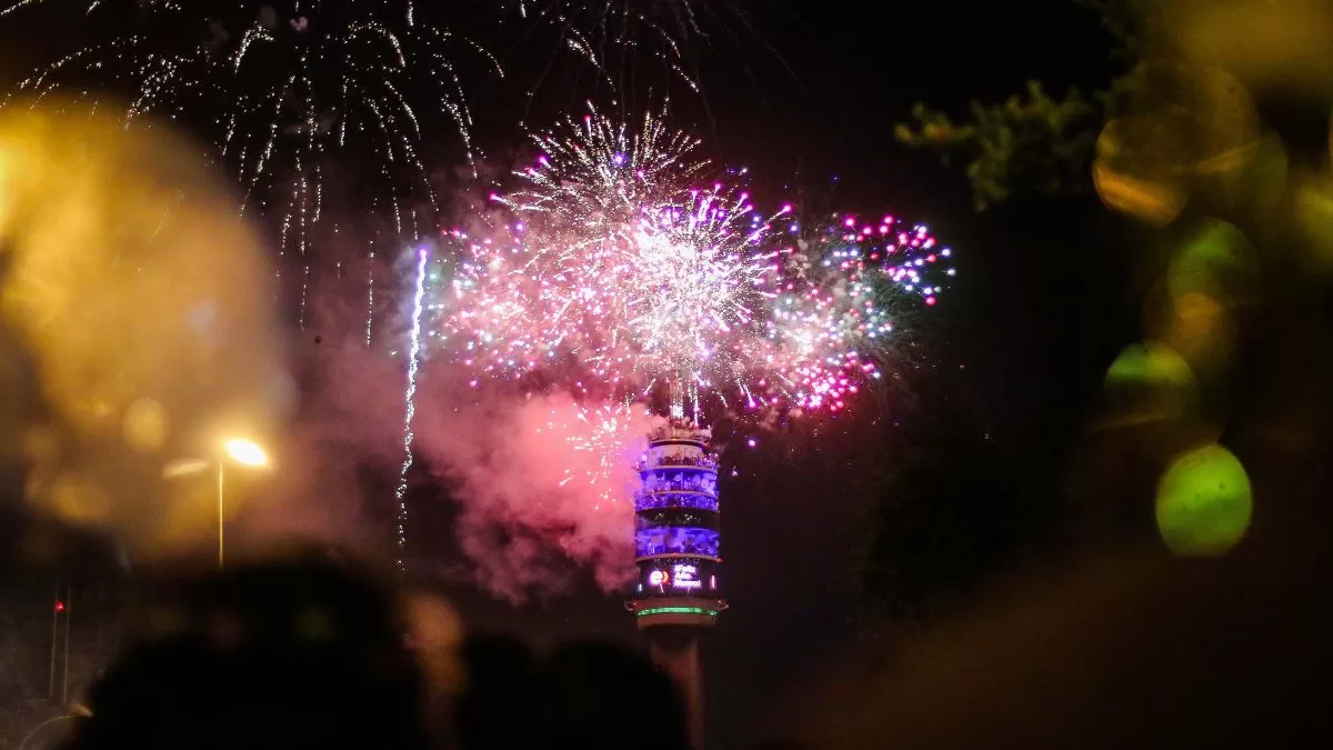 Fuegos artificiales en la Torre Entel para Año Nuevo 2026: duración, artistas confirmados, show de drones y más