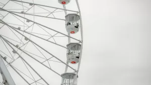 Este es el mejor horario (y el más romántico) para visitar La Gran Rueda en Viña del Mar, según su director de operaciones