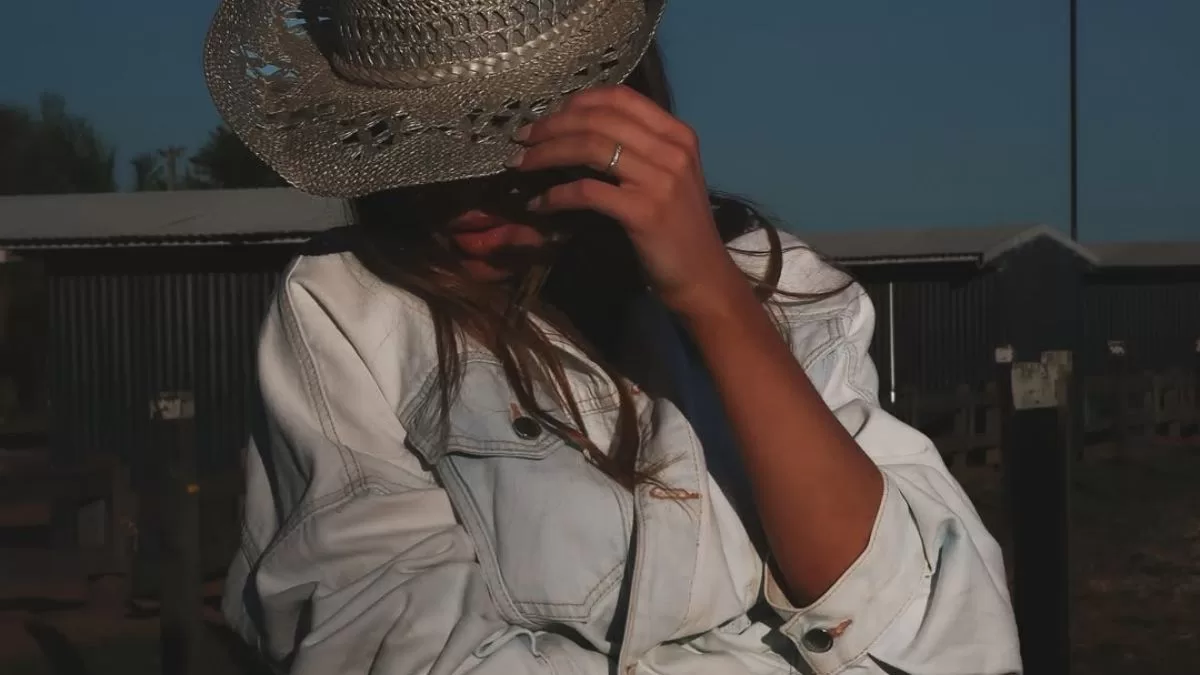 "Yo sé que él siempre me vio como una amiga y no como una mujer. Ahora él está con su exnovia. Una persona a la que él siempre amó"