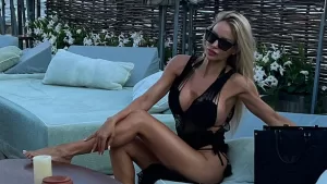 Ex reina del Festival de Viña posa junto a su hija y le llueven las críticas: "La hija no quiere esa vida"