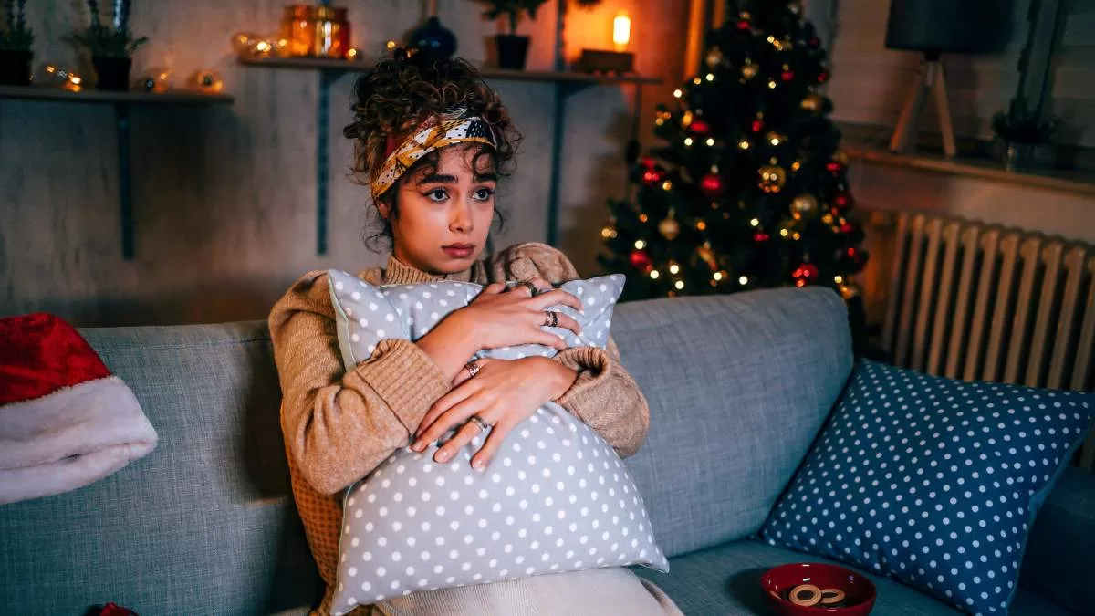 Desde carteras hasta libretas: estos son los regalos que debes evitar dar en Navidad, según experto paranormal