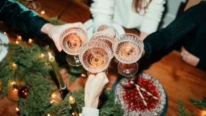 10 cosas que no debes hacer en Navidad y Año Nuevo: la última te sorprenderá