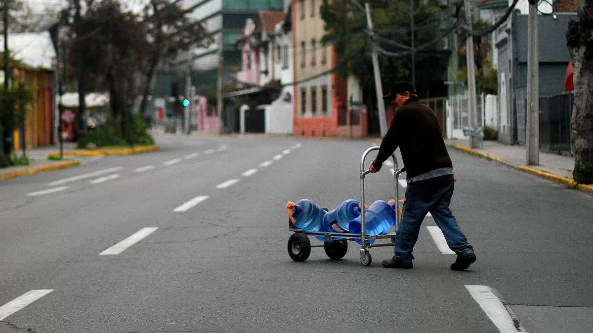Por hasta 6 horas sin servicio: corte de agua potable afectará a cuatro comunas de la Región Metropolitana
