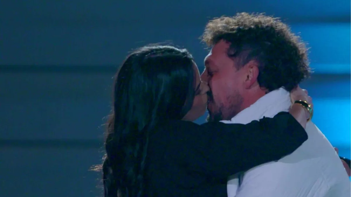 "Yo me acuerdo que apenas te vi me enamoré. Dije 'o me voy a terapia o me caso'. No hay minuto que no piense en ti"