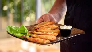 Platos abundantes, sabores locales y vista al mar: el imperdible gastronómico de Algarrobo