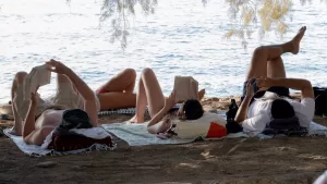 Cinco libros imperdibles y frescos para leer este verano: fantasía, amor e históricos