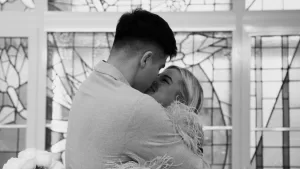 “Mismo amor, multiplicado…”: reconocido futbolista chileno anuncia que se convertirá en padre por primera vez junto a su esposa