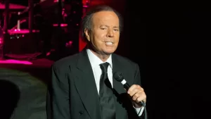 Julio Iglesias rompe el silencio y se defiende de acusaciones de agresión sexual: "Con profundo pesar..."
