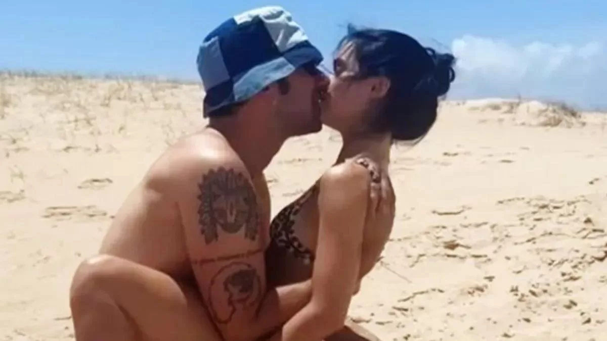 Querida cantante en Chile sorprende al anunciar que contraerá matrimonio tras dos años de relación: así luce su anillo de compromiso