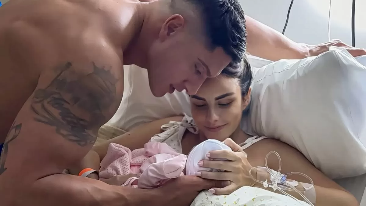 Emilia Dides y Sammis Reyes anuncian el nacimiento de su primera hija: "Bienvenida a nuestro mundo"